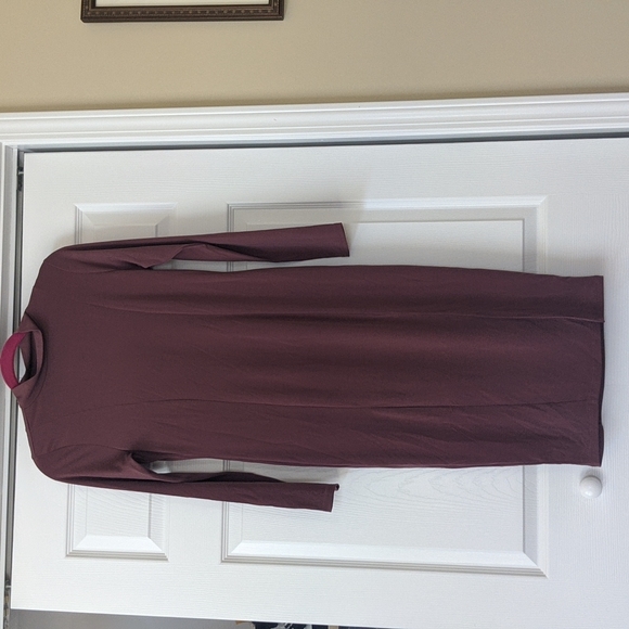 Forever 21 Dresses & Skirts - Turtle neck, long sleeve, tight dress with side slit - 🚨 3 for 💲10 ‼️